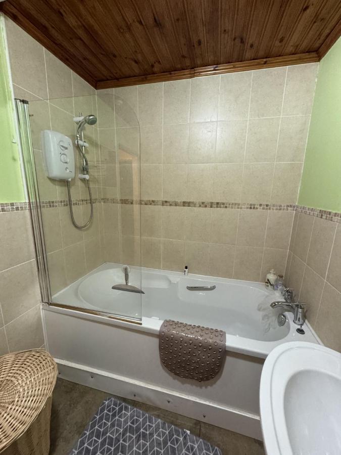 Private Room In Causeway Coast And Glens 巴利卡斯尔 外观 照片
