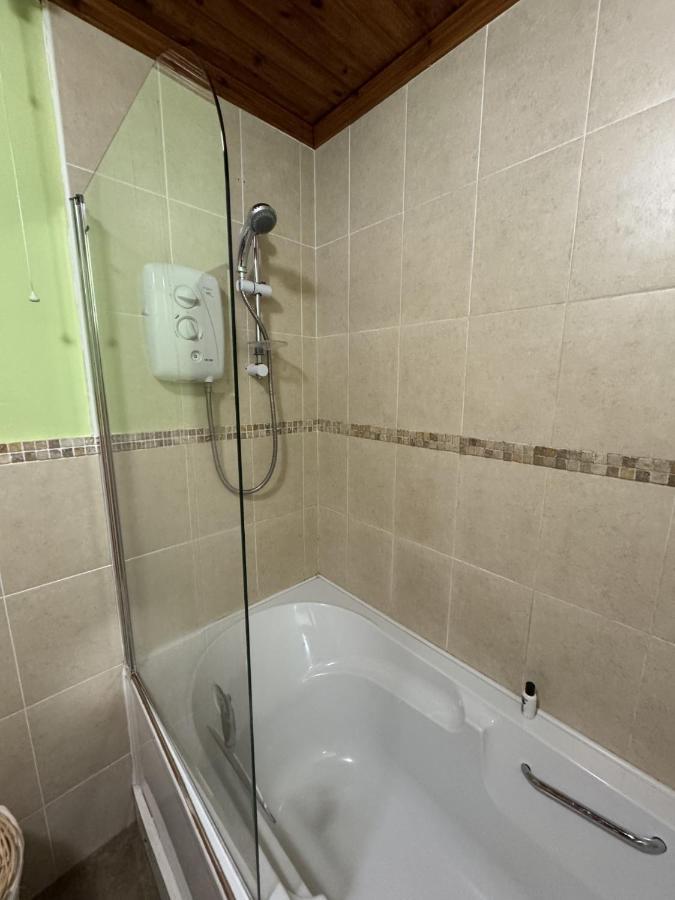 Private Room In Causeway Coast And Glens 巴利卡斯尔 外观 照片